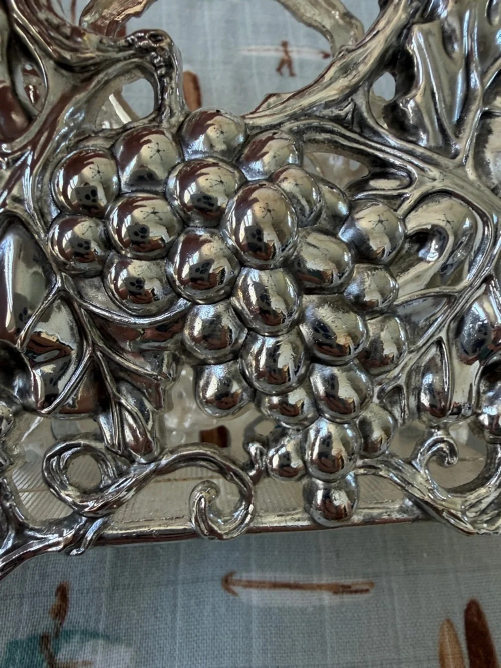 Silver-Plated Grapevine Napkin Holder - Elegant Silver Finish